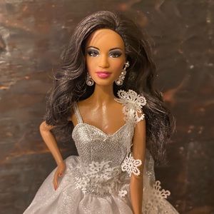 White Holiday Barbie!! great condition with stand!!